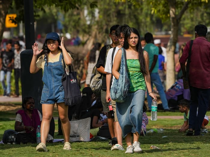 Delhi Records 47.8 Degrees Celsius As Scorching Heat Disrupts Daily Life in Swathes of India