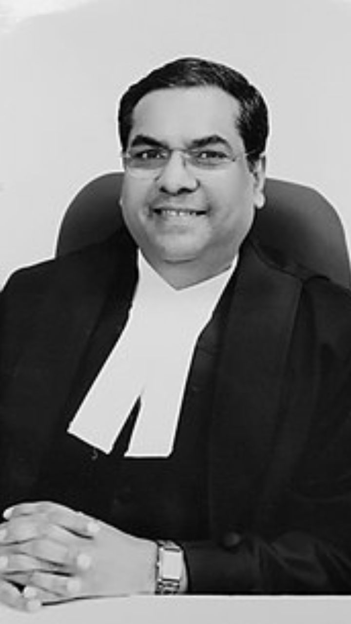 Supreme Court Justice Sanjiv Khanna Educational Qualifications