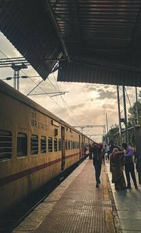 Know 8 Facts About Kolkata Metro, Howrah Railway Station and More