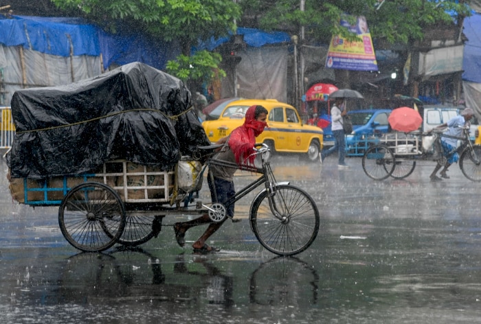 IMD Issues Yellow Alert For 25 Districts, Heavy Rains Predicted in Chennai