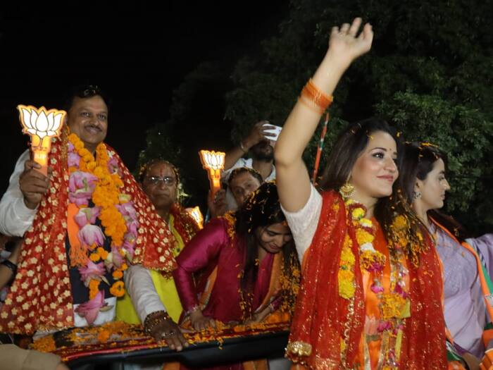 चुनाव में सड़कों पर उतरा ग्लैमर! BJP प्रत्याशी रमेश अवस्थी के लिए ...