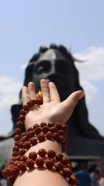 9 Do's and Don'ts to Remember Before Wearing Rudraksha