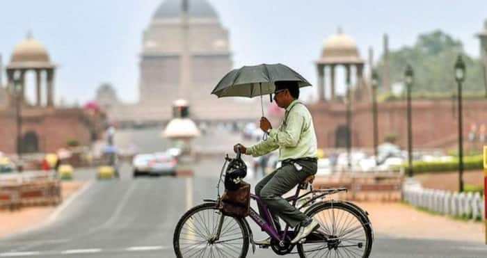 Delhi Weather Update Today: IMD Issues Red Alert as Temperature Breaches 40 Degrees | Key Updates