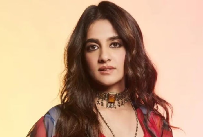 Jasleen Royal Debuts in the Pop Music Genre as She Drops New Song ‘Assi ...