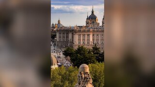 Explore The World's Top 9 Largest Palaces List - in Pics