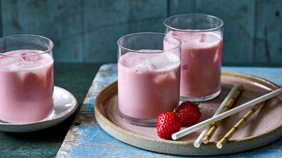 Strawberry Lassi at Home