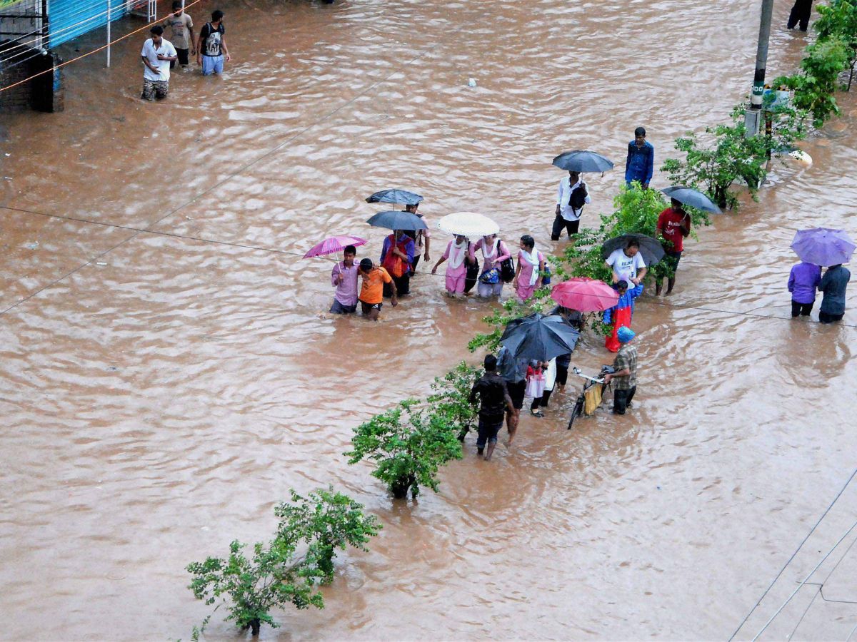 Assam Floods Death Toll Reaches 37 Situation Grim Over 100 Relief Camps And 125 Relief 8030