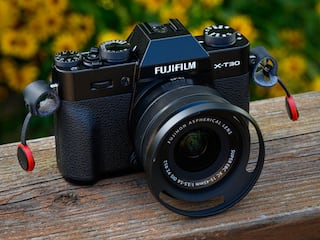 Camera Recommendation to Capture the Best Moments