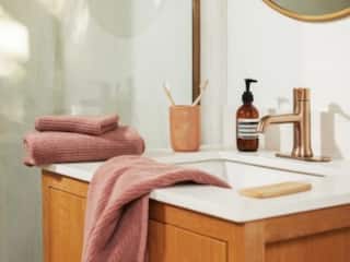 Upgrade Bath Space: Essential Bathroom Accessories for Daily Comfort