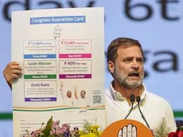 लोकसभा नतीजों के बाद 'गारंटी कार्ड' लेकर कांग्रेस ऑफिस पहुंची महिलाएं, राहुल गांधी ने किया था 1 लाख रुपये देने का वादा