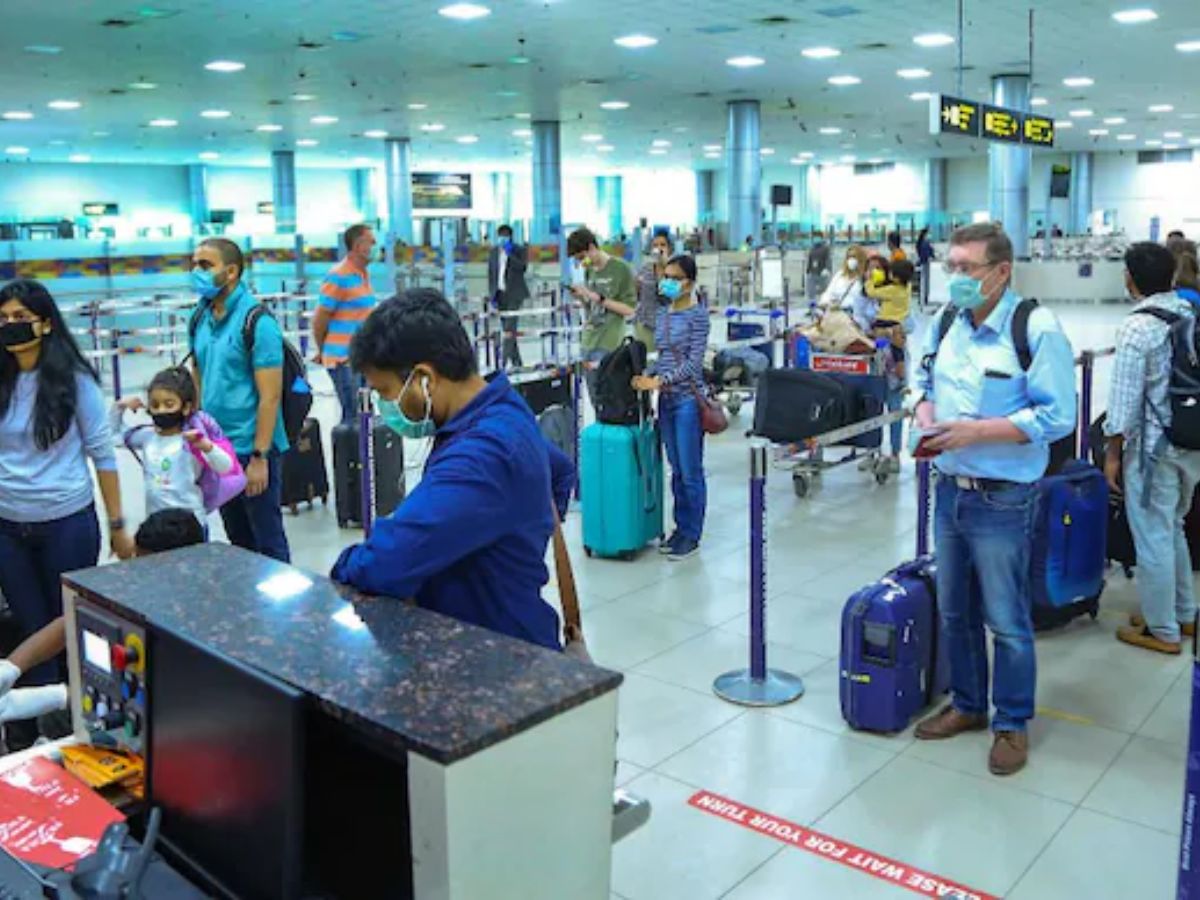 Major Banks, Airlines Across Globe Affected; SpiceJet, Indigo, Akasa Say Ops At Mumbai, Delhi Airports Impacted