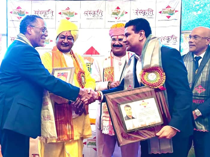 Manoj Tyagi Honored With 'Bharat Gaurav Award' In France