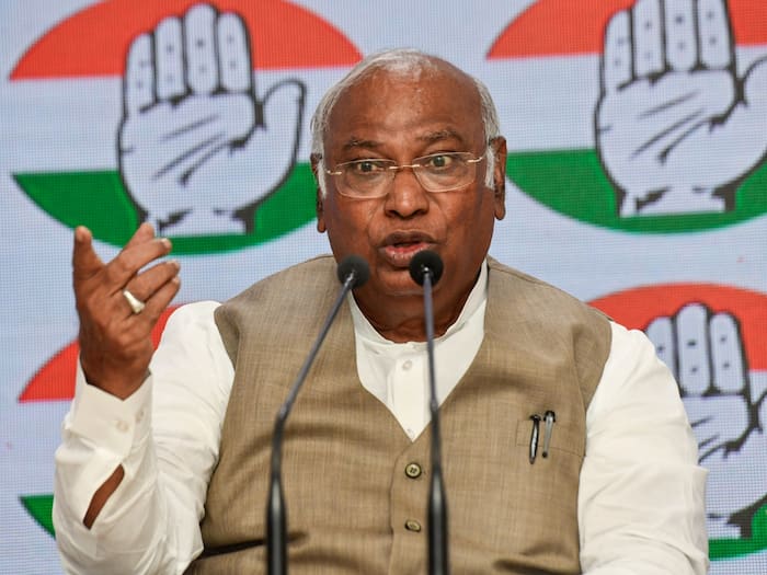 'Don't Bow Down, Serve Constitution Without Fear Or Favour': Congress Chief Kharge's Open Letter To Bureaucrats On Results Eve