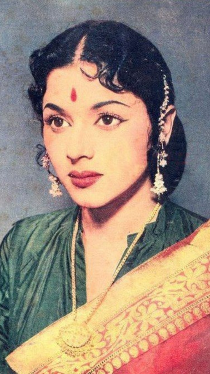 Actress Padmini's 7 Classic Graceful Sarees For an Evergreen Closet