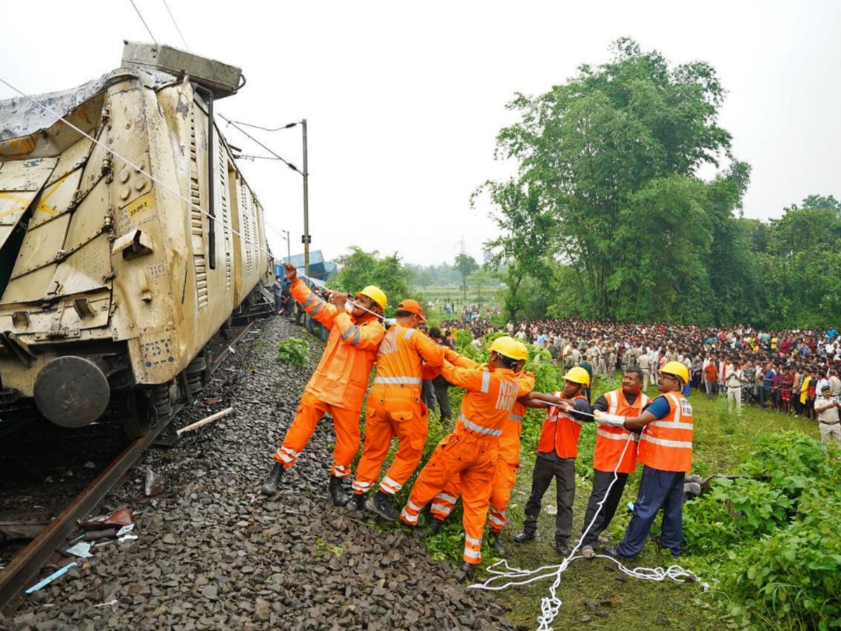 Indian Railways To Probe Kanchenjunga Train Tragedy; Death Toll Rises ...