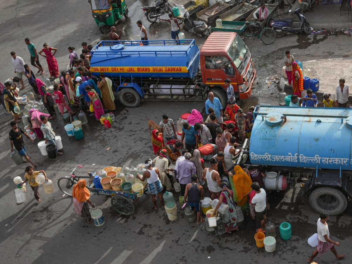 Delhi Water Crisis: Congress Claims 250 DJB Tankers 'Missing'; Says AAP Lacked Summer Action Plan