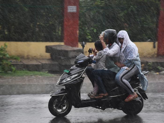 IMD Weather Update: Heavy Rains Predicted In THESE States; Red Alert Sounded For Kerala Districts