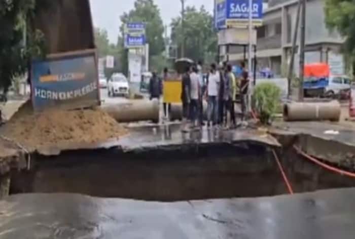 Gujarat Rains: Massive Sinkhole Formed On Road Amid Heavy Rains in Ahmedabad