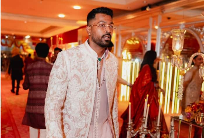 Hardik Pandya, Hardik Pandya dancing with ananya panday, Hardik Pandya ananya panday dancing video, anant ambani, radhika merchant, anant ambani radhika merchant wedding, anant ambani radhika merchant wedding, anant ambani radhika merchant wedding ceremony, cricketers at anant ambani radhika merchant wedding ceremony, Hardik Pandya at anant ambani radhika merchant wedding ceremony, Hardik Pandya dancing at anant ambani radhika merchant wedding ceremony