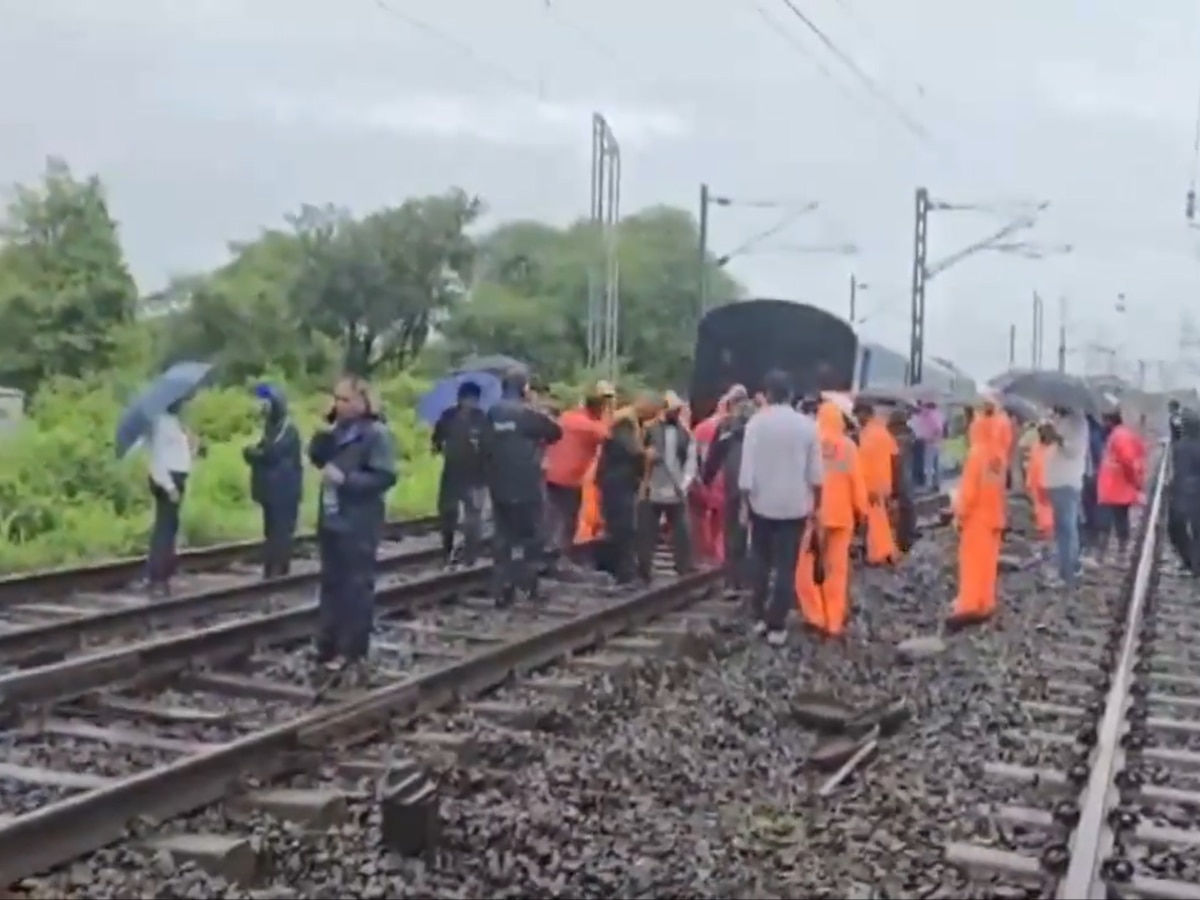 Indian Railways Update: Wagon Of Goods Train Derails In Valsad 