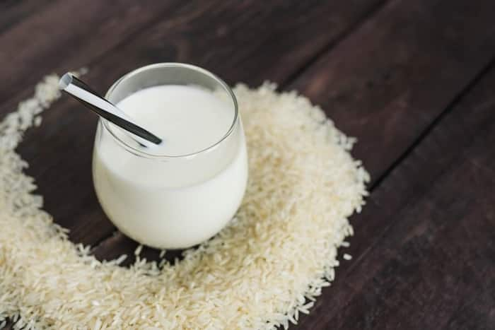 Rice Water Benefits: A Step-by-Step Guide on How to Prepare And Apply it For Shiny, Smooth Hair