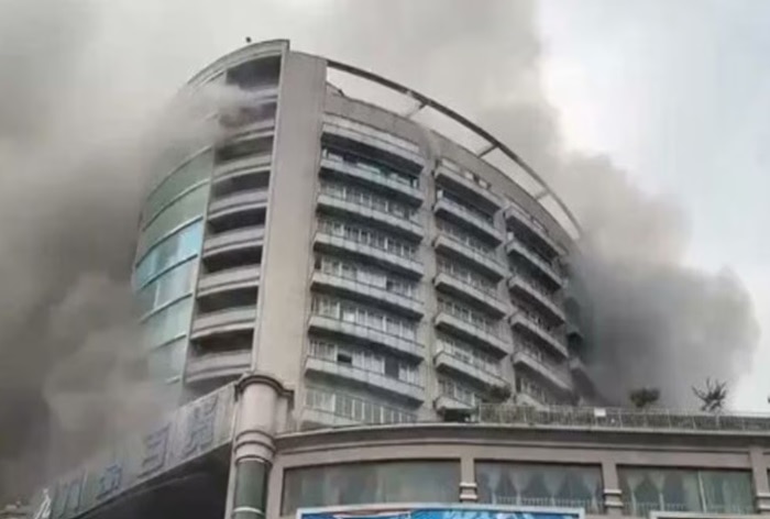 8 Dead, Several Injured After Massive Fire Breaks Out At Shopping Mall ...