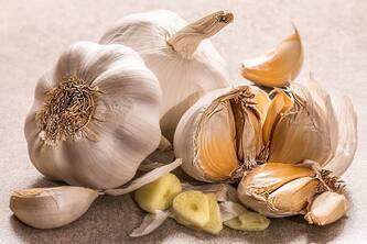 Revolutionize Your Diet With These 7 Garlic Weight Loss Methods