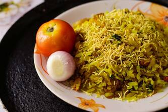 Master The Art Of Making Poha In Just 7 Easy Steps