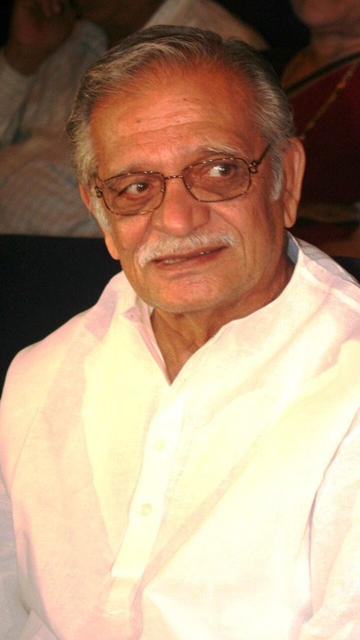 7 Famous Lines by Lyricist Gulzar That Will Melt Your Heart