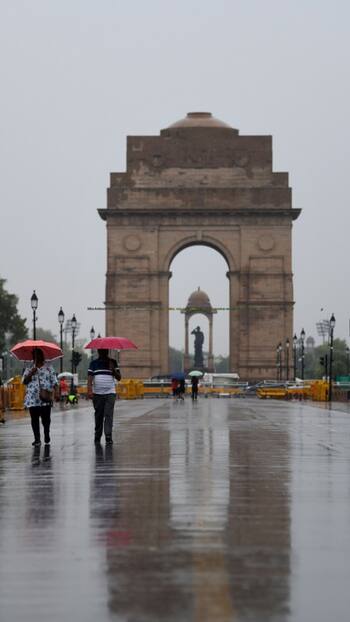 Delhi and Noida Today's Weather Update: IMD Predicts Heavy Rains, Issues Red Alert