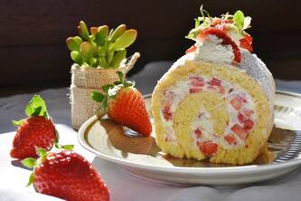 Satisfy Your Sweet Cravings With Homemade Strawberry Roll Cake
