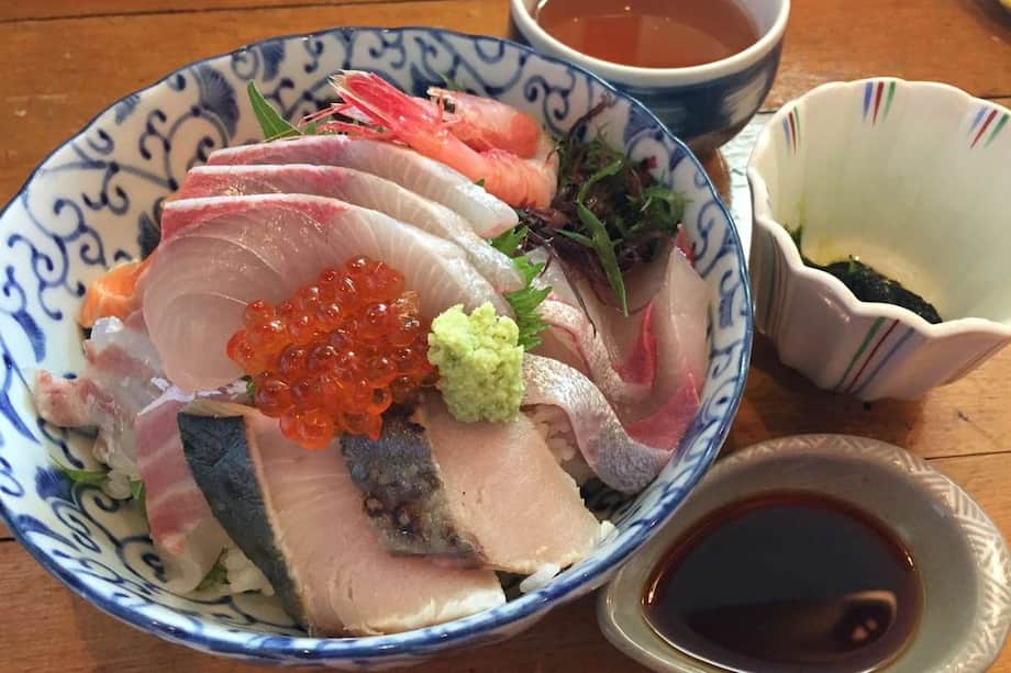 Step By Step Guide To Crafting A Stunning Chirashi Sushi Bowl