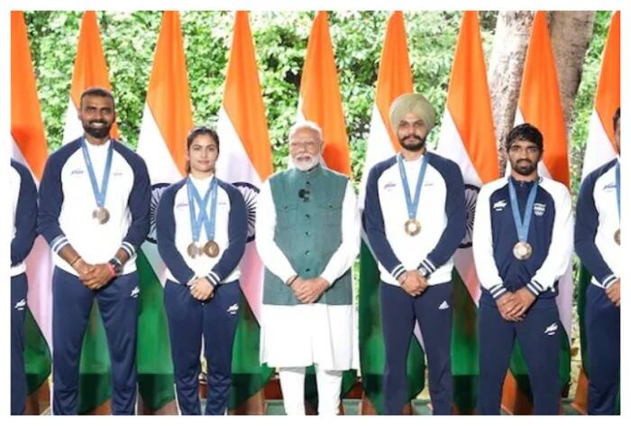 PM Modi meets Indian athletes, PM Modi meets Indian hockey contingent, Indian medalist at Paris Olympics, India Independence Day, 78th Independence Day