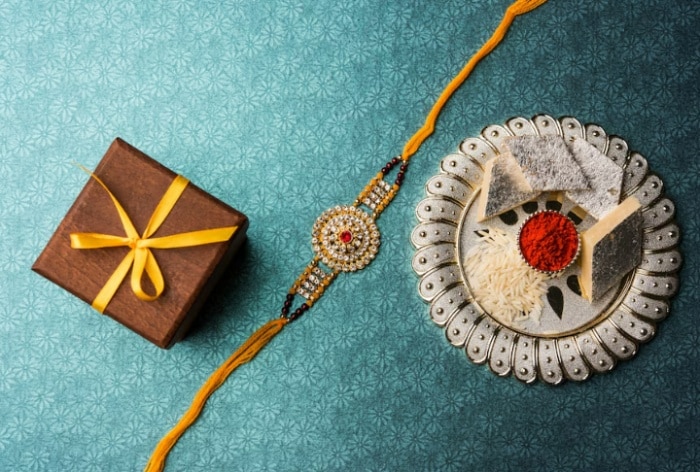 Astrologer Suggests Tithi, Shubh Muhurat to Tie Rakhi on This Auspicious Festival