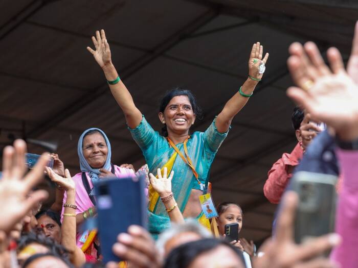 PM at Lakhpati Didi Sammelan