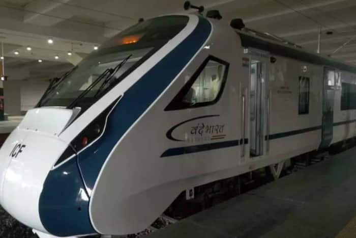 Mumbai Central, Ahmedabad, Vande Bharat Express, Mumbai, Vande Bharat, Western Railway, Train No. 22961, Vapi, Surat, Vadodara, Borivali