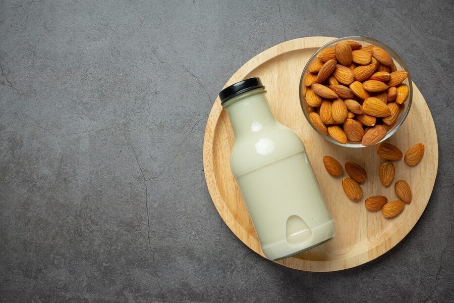 Is Store-bought Almond Milk Good For You? Here’s a 2-Minute Homemade Recipe For a Healthier Option