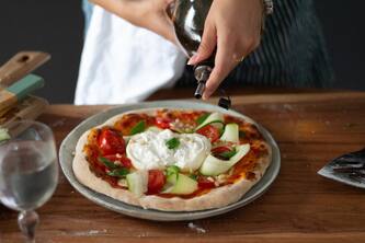 Learn How To Make Delicious Burrata Pizza In 7 Easy Steps