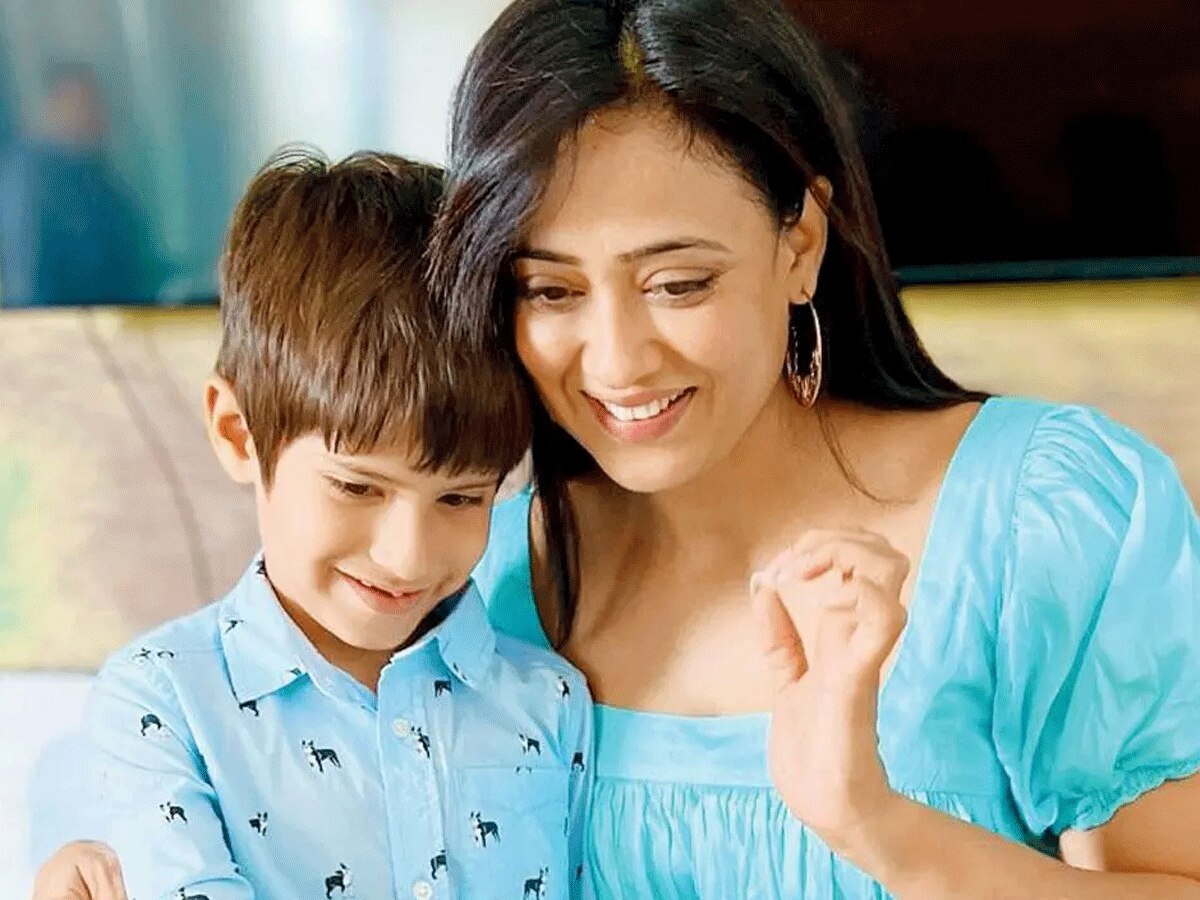 सुनो! 'तुम्हारे पापा घर आते हैं क्या'? श्वेता तिवारी के बच्चे को कोने ...