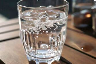 9 Ways Drinking Soda Water Can Improve Your Health