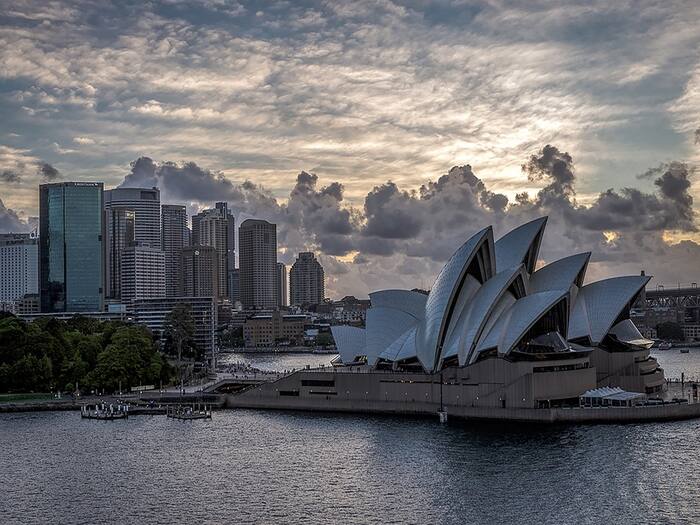 ATTENTION Students! Australia Will Only Accept 270,000 International Student In 2025