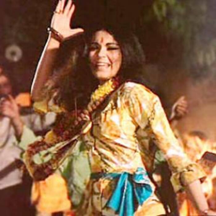 Zeenat Aman Song Dam Maro Dam