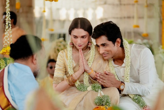 Aditi Rao Hydari – Siddharth get married, introduce as ‘Mrs & Mr Adu-Siddhu’- See dreamy pics from 400-year-old temple wedding