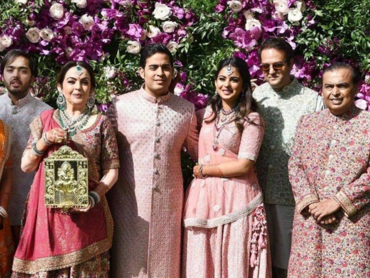 Know The Educational Backgrounds of India’s Richest Family Here