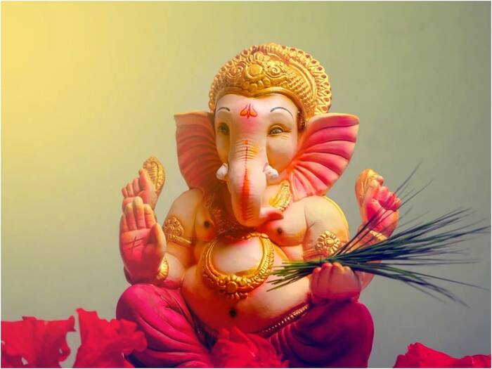 Lord Ganesh Idol Shubh Direction