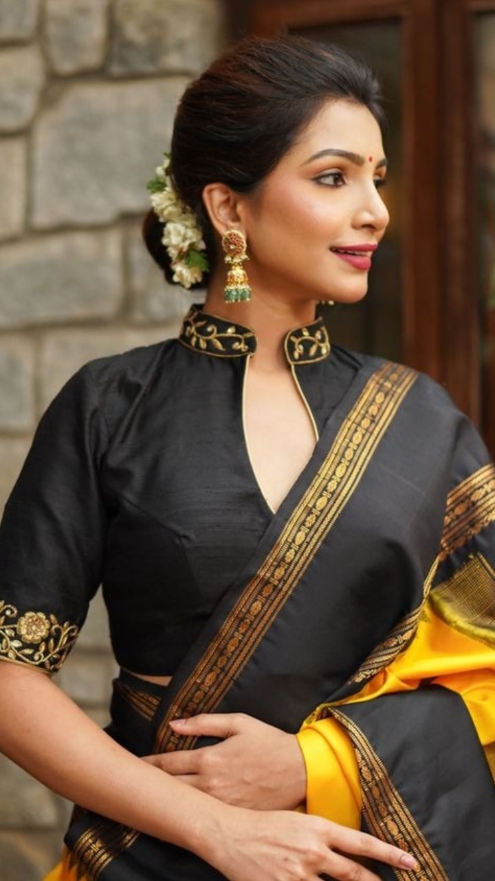 Designer blouse for silk saree online best sale