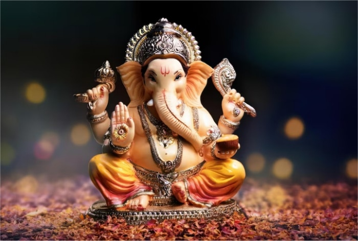 Astrologer Reveals Which Form of Lord Ganesh to Bring Home Based on Your Zodiac Sign