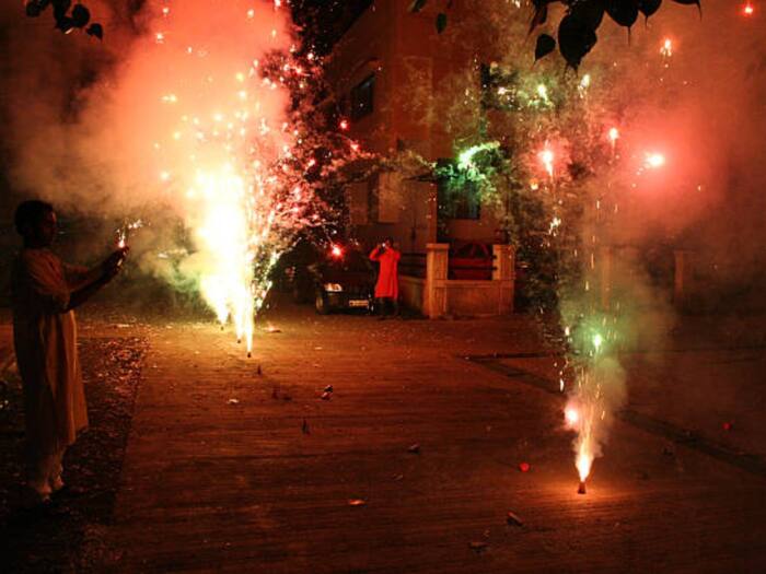 Delhi Bans All Firecrackers Until January 2025 to Combat Severe Winter Pollution