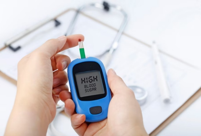 5 Practical strategies to control high blood sugar level in rainy season