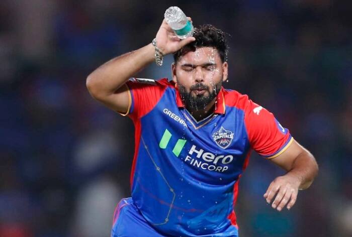 Rishabh Pant, Rishabh Pant transfer rumours, Rishabh Pant IPL 2025 rumours, Rishabh Pant rumours, Rishabh Pant news, Rishabh Pant signs deal with Delhi Capitals, Rishabh Pant to stay at Delhi Capitals, Delhi Capitals in IPL 2025,